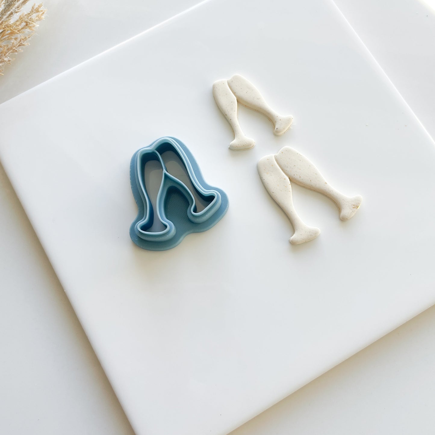 Double Champagne Glass Clay Cutter