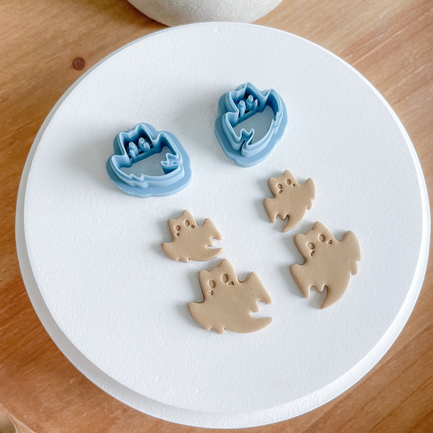 Ghost cat clay cutter