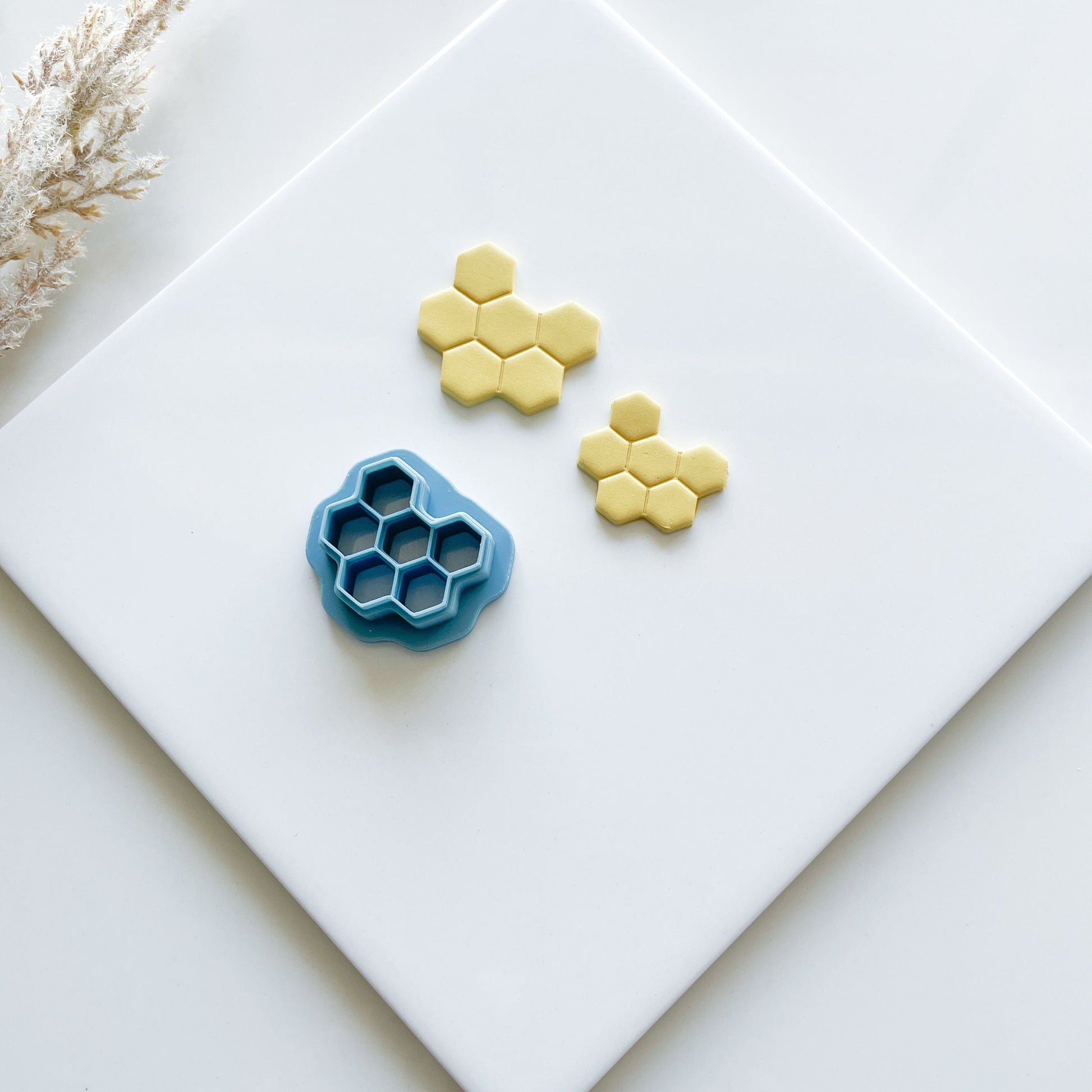 Honey Comb Clay Cutter