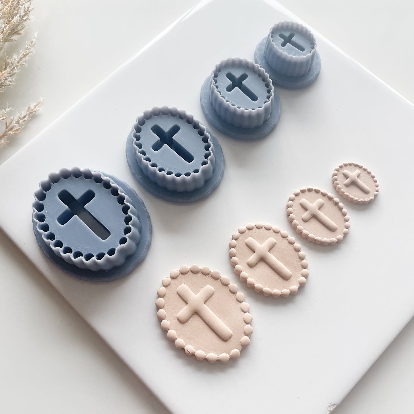 Oval Beaded Frame Cross No.2 Clay Cutter