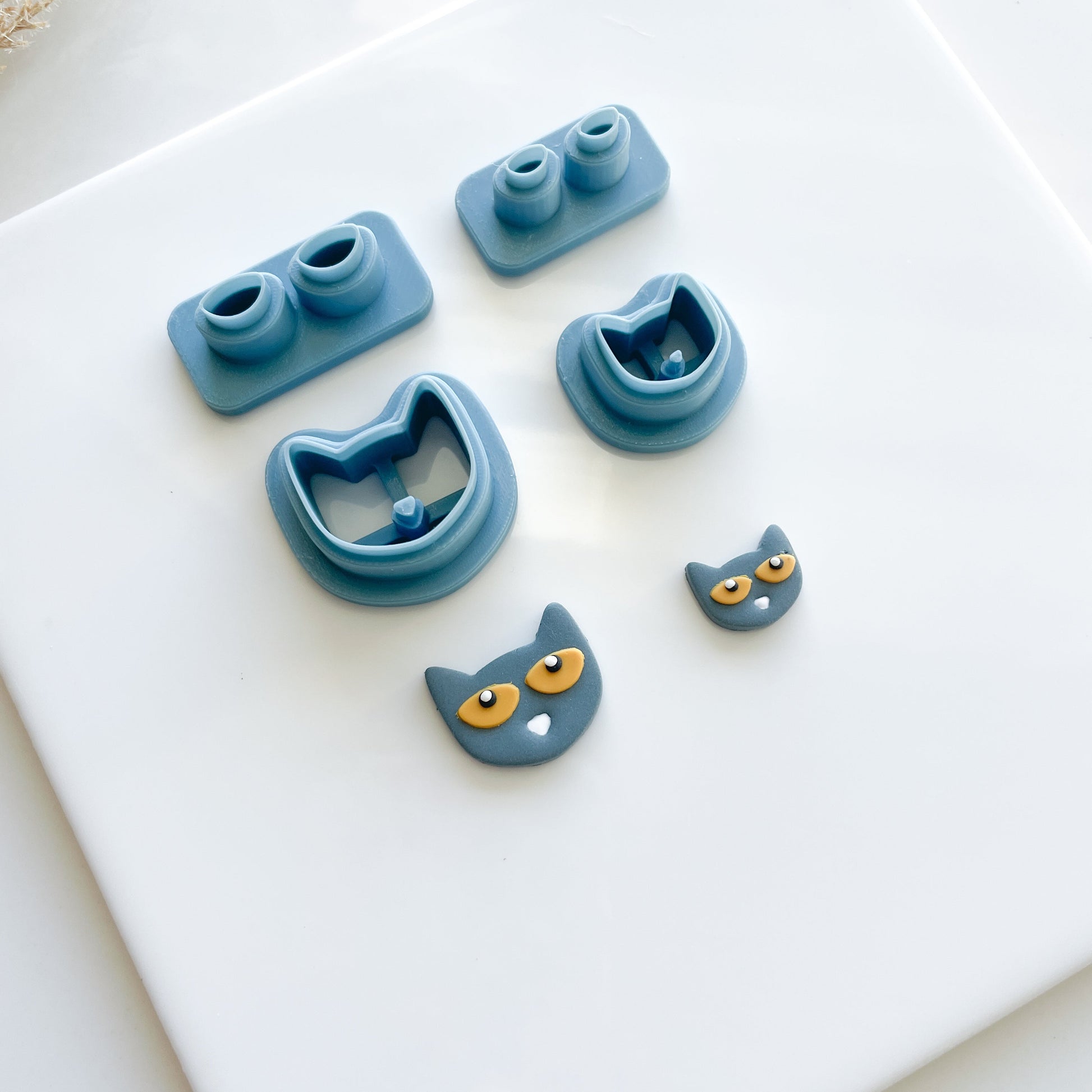 Blue Cat Head Clay Cutter