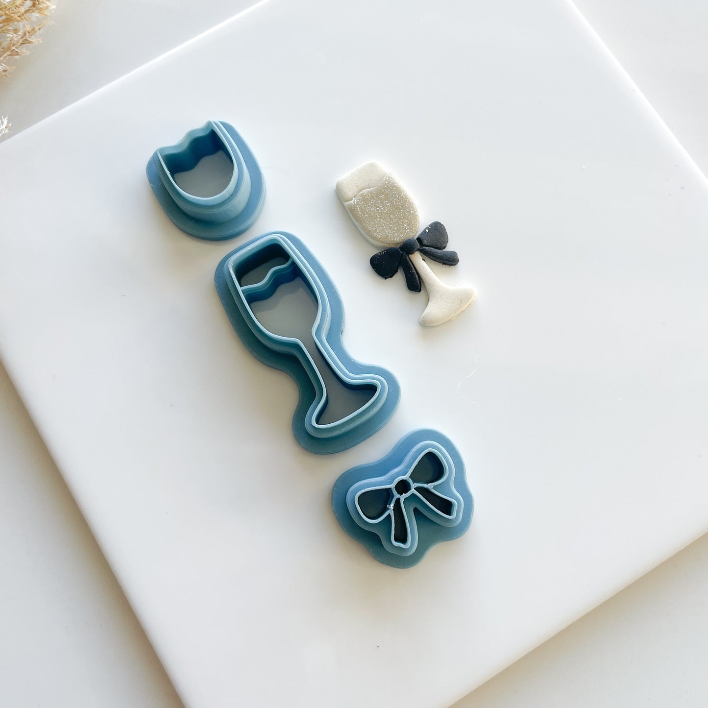 Champagne Glass with Bow Clay Cutter