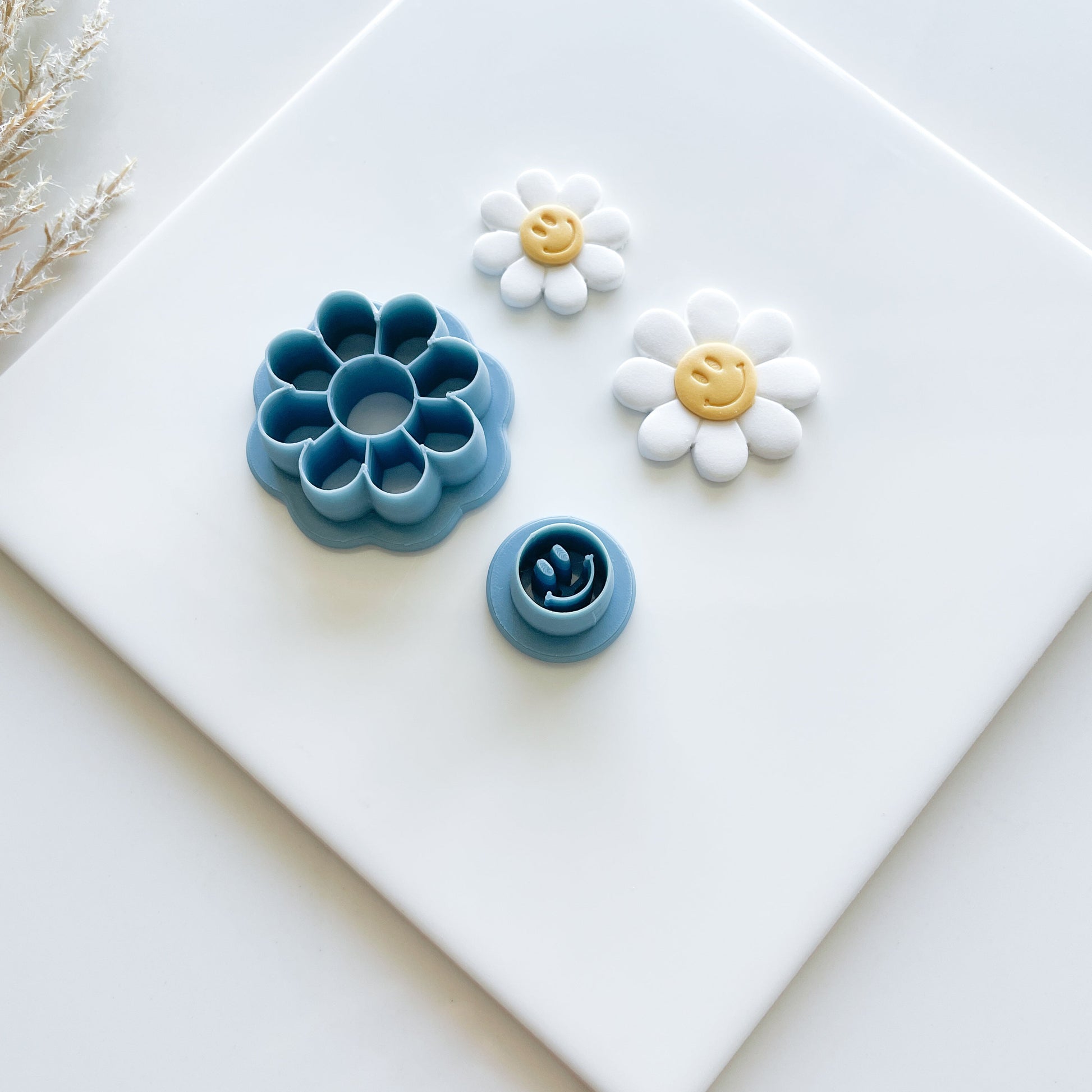 Happy Daisy Clay Cutter