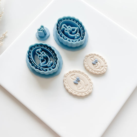 Scalloped Oval Goose Clay Cutter